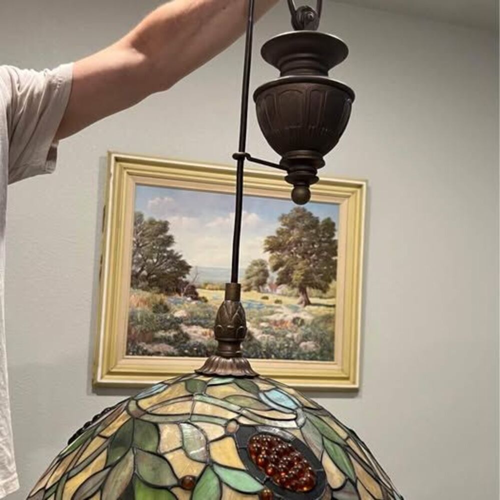 Vintage Tiffany Style Lamp, Hanging Light,
18”x18”x12”